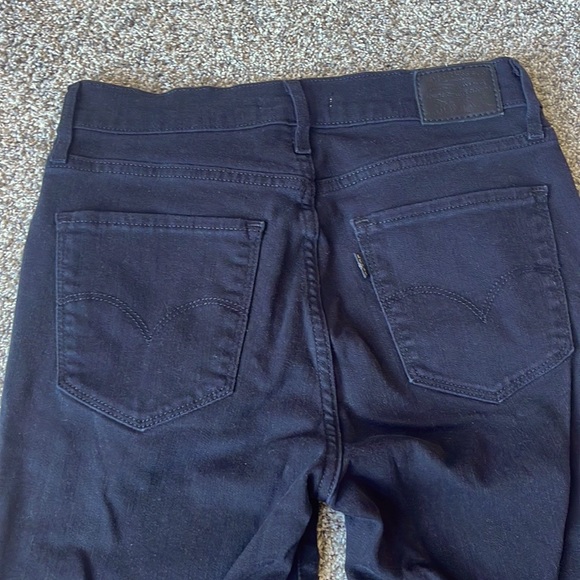 Levi’s High-Rise Cropped Women’s Jeans - Picture 7 of 9